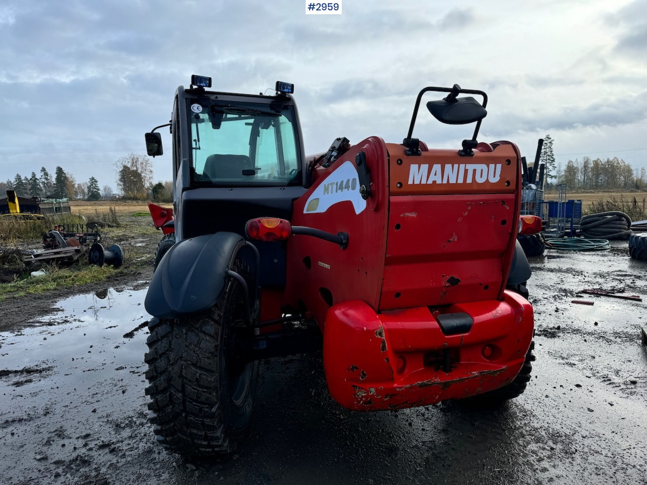 Telescopic handler 2009 Manitou MT 1440 Telescopic truck w/ Bucket, Pallet forks and Lifting jib: picture 12 Telescopic handler 2009 Manitou MT 1440 Telescopic truck w/ Bucket, Pallet forks and Lifting jib: picture 12