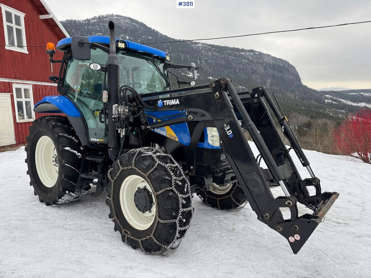 2010 New Holland T6020 Elite w/front loader - Farm tractor: picture 2 2010 New Holland T6020 Elite w/front loader - Farm tractor: picture 2