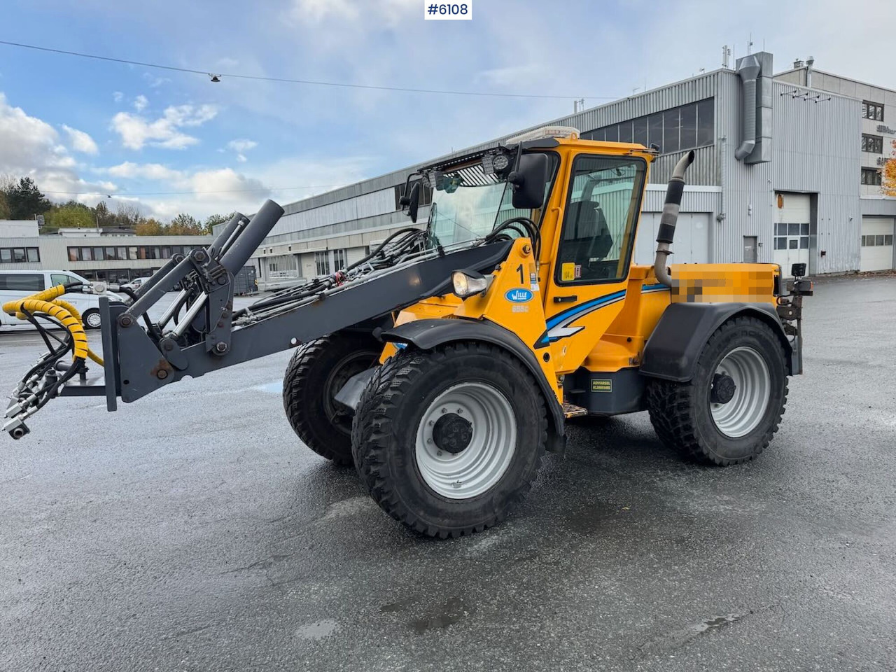 2011 Wille 655C w/ flushing unit, sweeping unit, 2 buckets and pallet fork - Wheel loader: picture 1 2011 Wille 655C w/ flushing unit, sweeping unit, 2 buckets and pallet fork - Wheel loader: picture 1