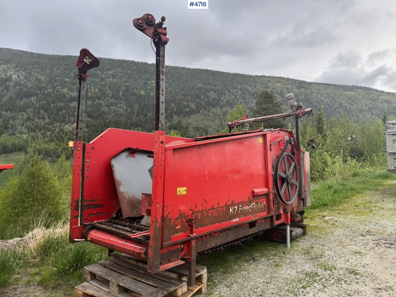 2012 TKS R2 feed table, 2007 TKS R1 feed table, TKS 1600 combination cutter - Hay and forage equipment: picture 2 2012 TKS R2 feed table, 2007 TKS R1 feed table, TKS 1600 combination cutter - Hay and forage equipment: picture 2