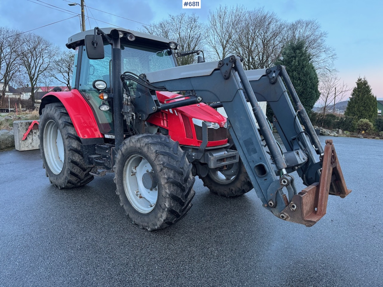 2014 Massey Ferguson 5610 Dyna-4 w/ front loader. Few hours! - Farm tractor: picture 2 2014 Massey Ferguson 5610 Dyna-4 w/ front loader. Few hours! - Farm tractor: picture 2