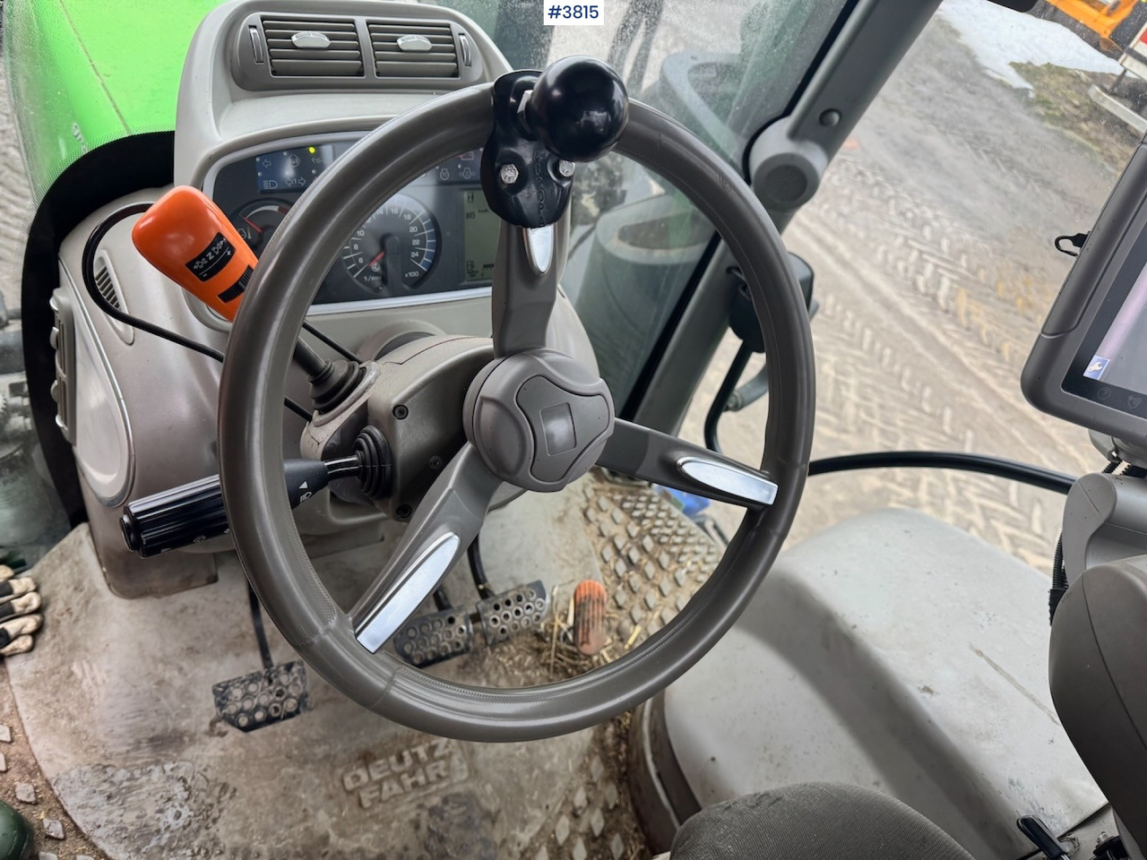 Leasing of  2015 Deutz-fahr 6190 Agrotron w/ Front loader, Front PTO and 2 sets of tires. 2015 Deutz-fahr 6190 Agrotron w/ Front loader, Front PTO and 2 sets of tires.: picture 39