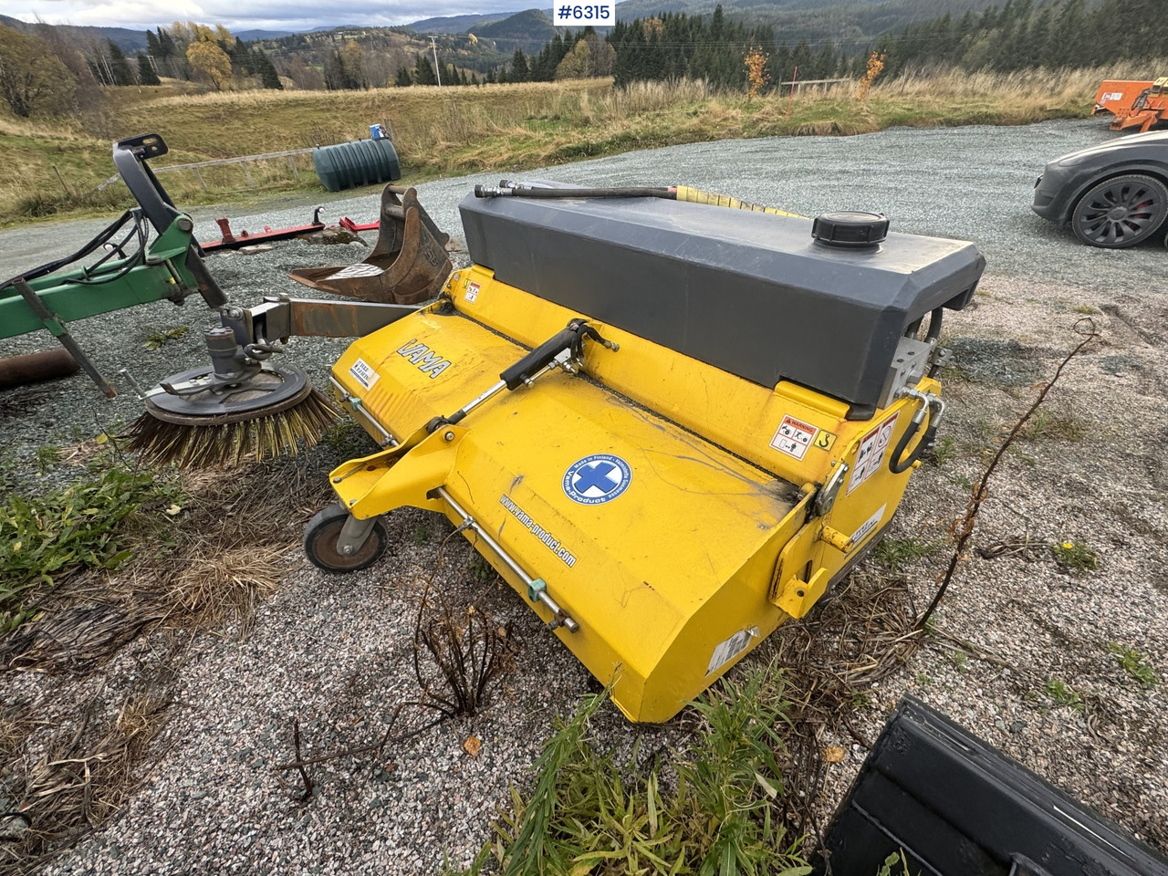 2016 VAMA 2000 Sweeping broom w/ side broom - Broom: picture 2 2016 VAMA 2000 Sweeping broom w/ side broom - Broom: picture 2