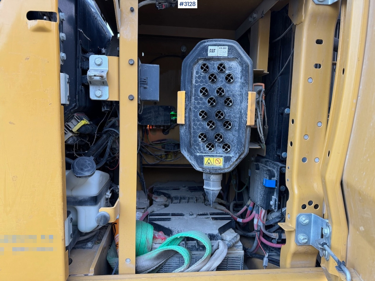 Excavator 2018 Cat 323-07 with rototilt, grading bucket, and digging bucket: picture 48