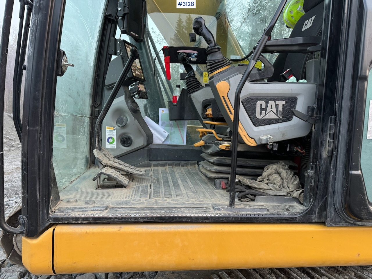 Excavator 2018 Cat 323-07 with rototilt, grading bucket, and digging bucket: picture 14