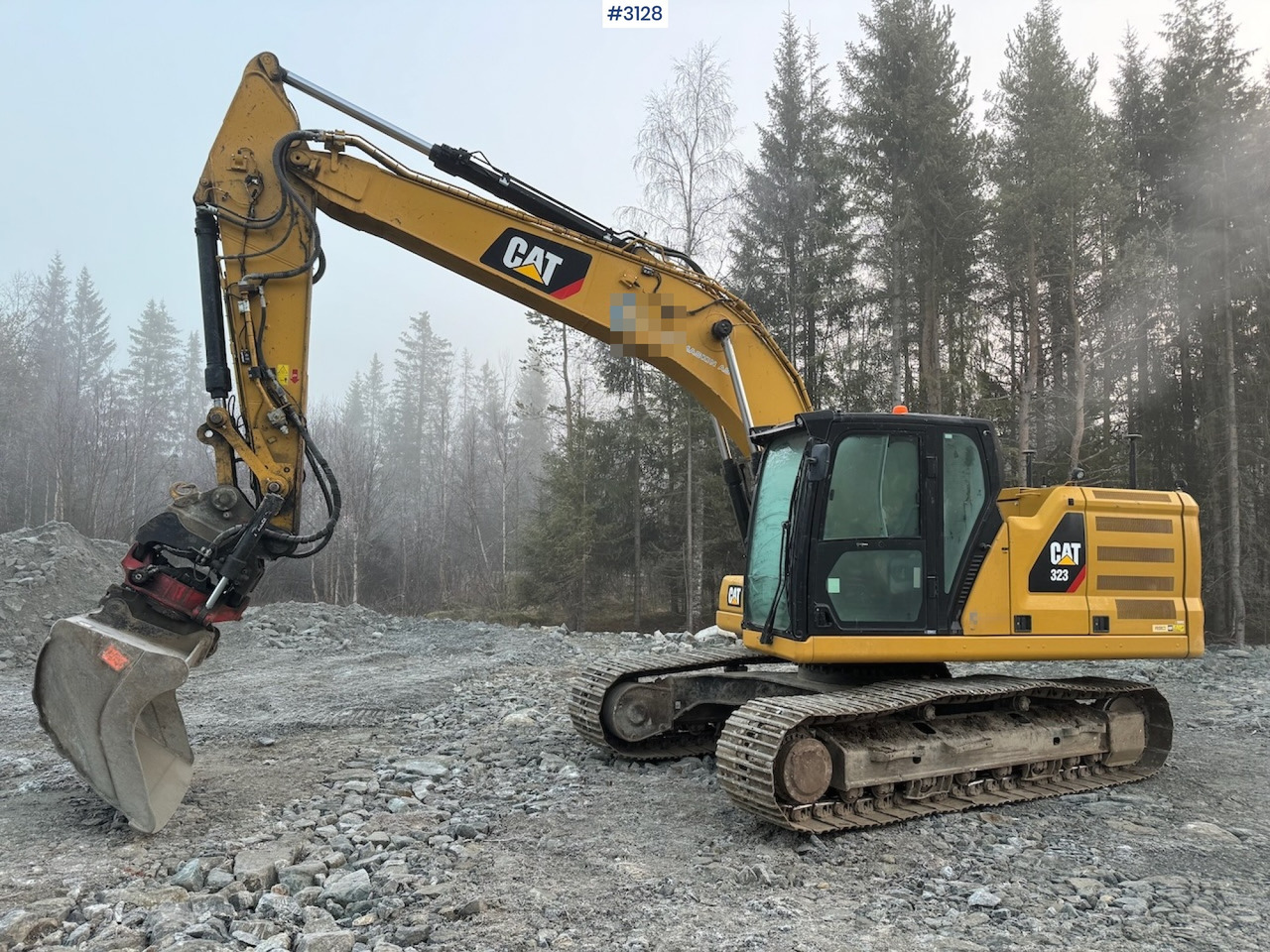 Excavator 2018 Cat 323-07 with rototilt, grading bucket, and digging bucket: picture 8