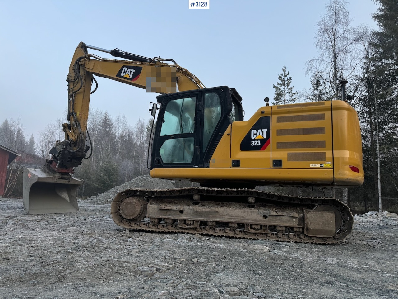 Excavator 2018 Cat 323-07 with rototilt, grading bucket, and digging bucket: picture 10