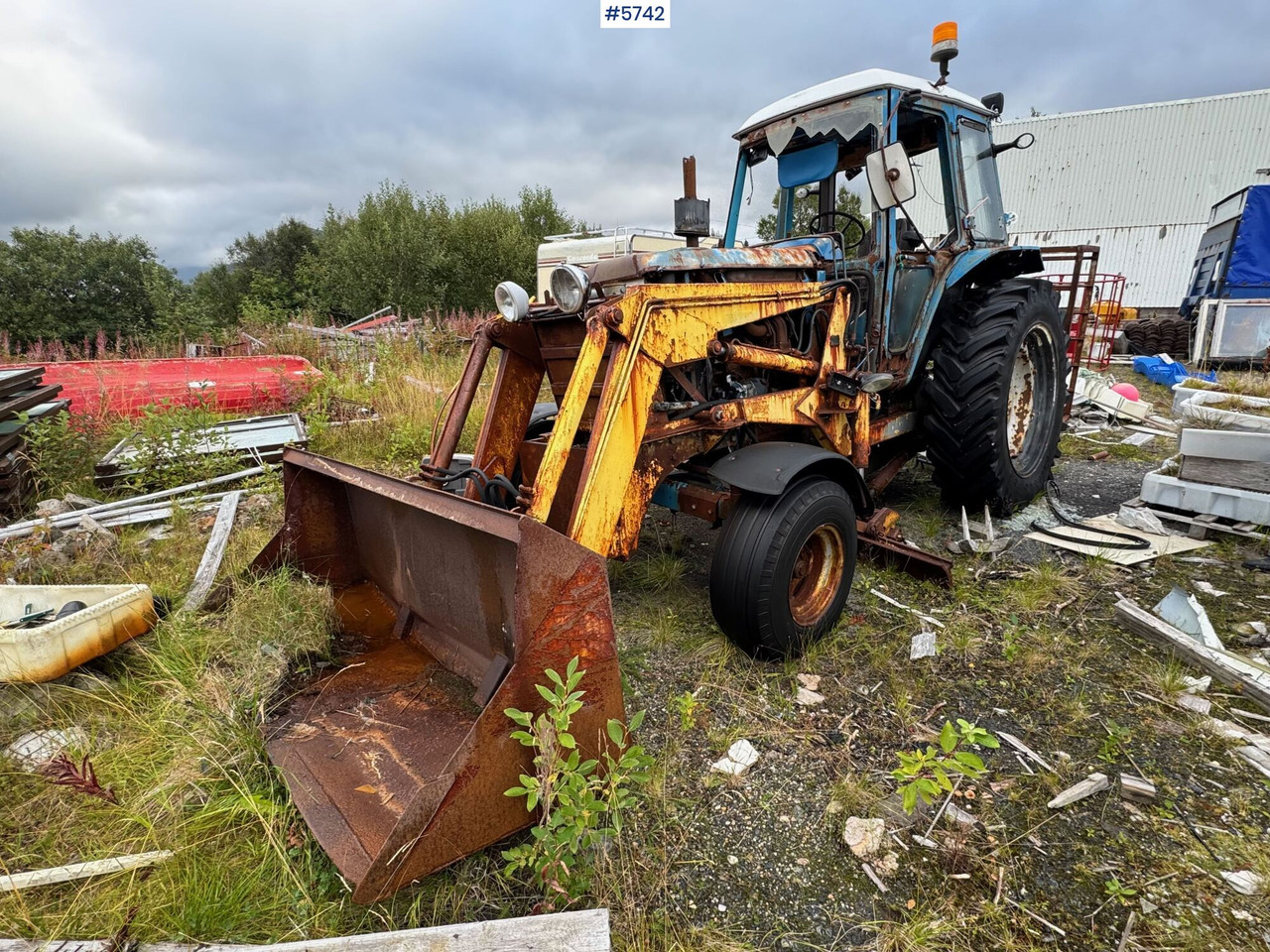 Circa 1987 Ford 7700 with Malm Orstad loader! - Farm tractor: picture 1 Circa 1987 Ford 7700 with Malm Orstad loader! - Farm tractor: picture 1