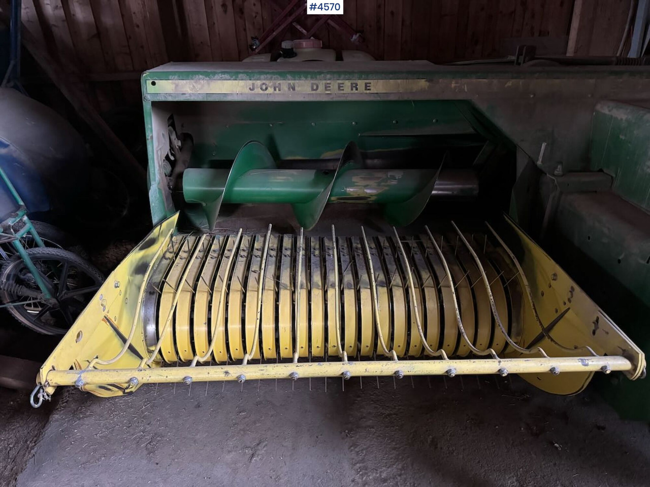 John Deere 332A Square baler - Hay and forage equipment: picture 5 John Deere 332A Square baler - Hay and forage equipment: picture 5