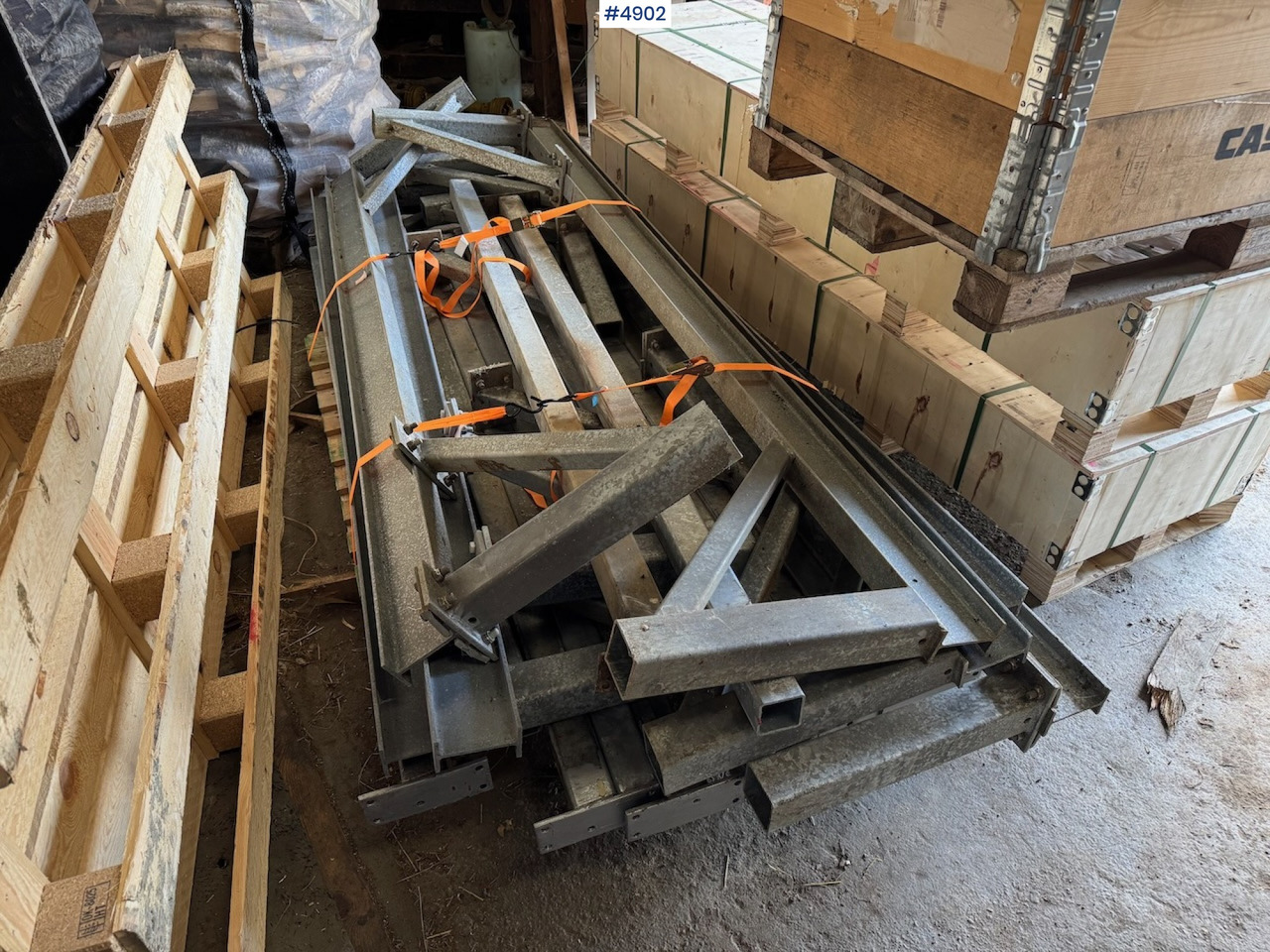 Stands, rails, and trolleys for TKS Apetitt feed wagon. - Livestock equipment: picture 4 Stands, rails, and trolleys for TKS Apetitt feed wagon. - Livestock equipment: picture 4