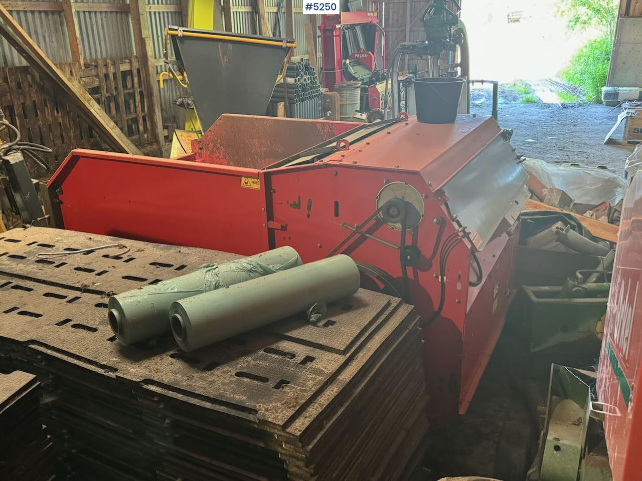 TKS K2 CombiCutter (round‑bale shredder/feeder machine) - Hay and forage equipment: picture 4 TKS K2 CombiCutter (round‑bale shredder/feeder machine) - Hay and forage equipment: picture 4