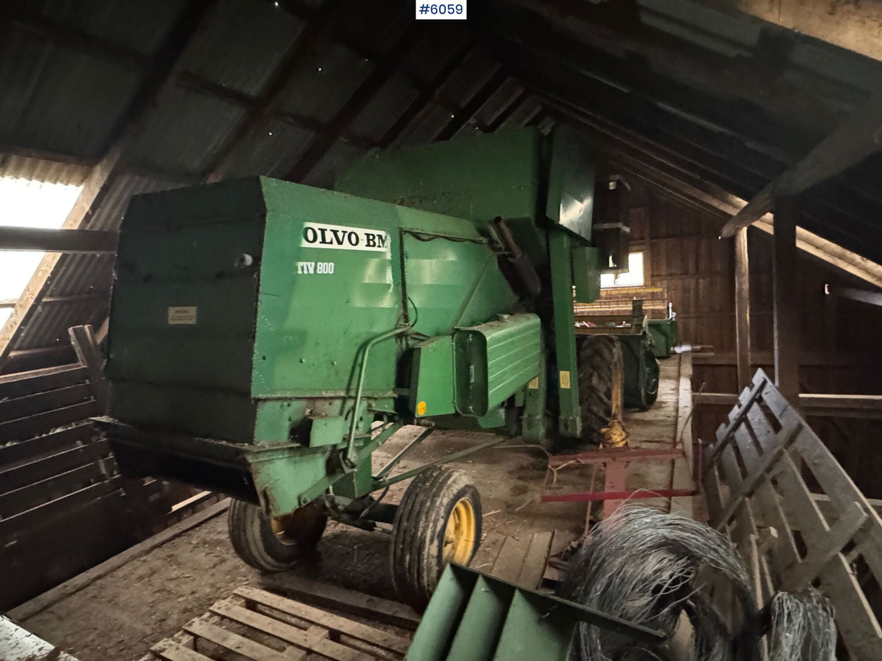 Volvo BM Aktiv 800 combine harvester - Combine harvester: picture 5 Volvo BM Aktiv 800 combine harvester - Combine harvester: picture 5