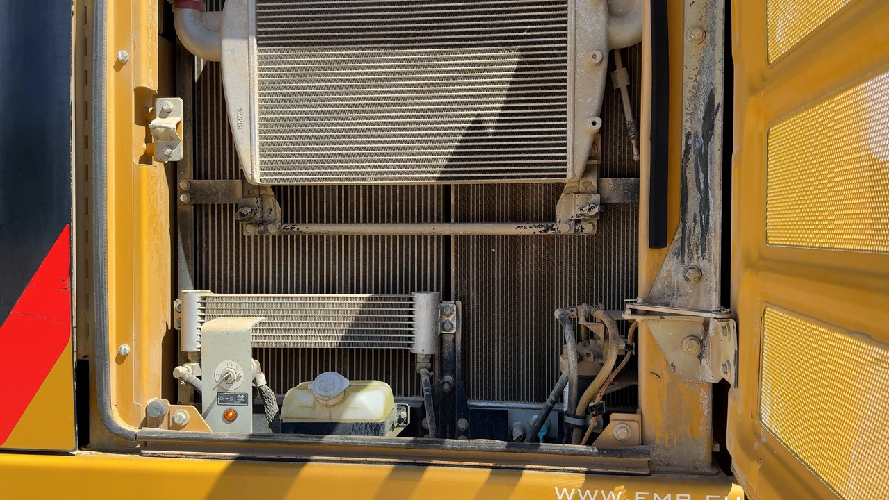 Crawler excavator CATERPILLAR 326F: picture 10
