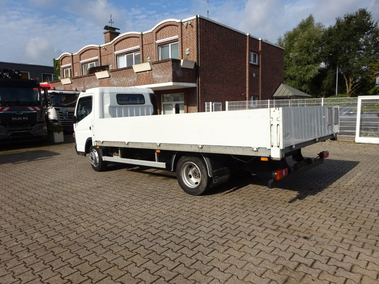 FUSO CANTER  7C15 Pritsche 4x2 - Open body delivery van: picture 5 FUSO CANTER  7C15 Pritsche 4x2 - Open body delivery van: picture 5