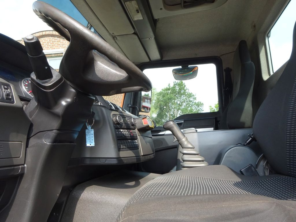 Interior photo 2: Skip loader truck MAN 18.340 TGM MEILLER Absetzkipper 4x2 MAN 18.340 TGM MEILLER Absetzkipper 4x2