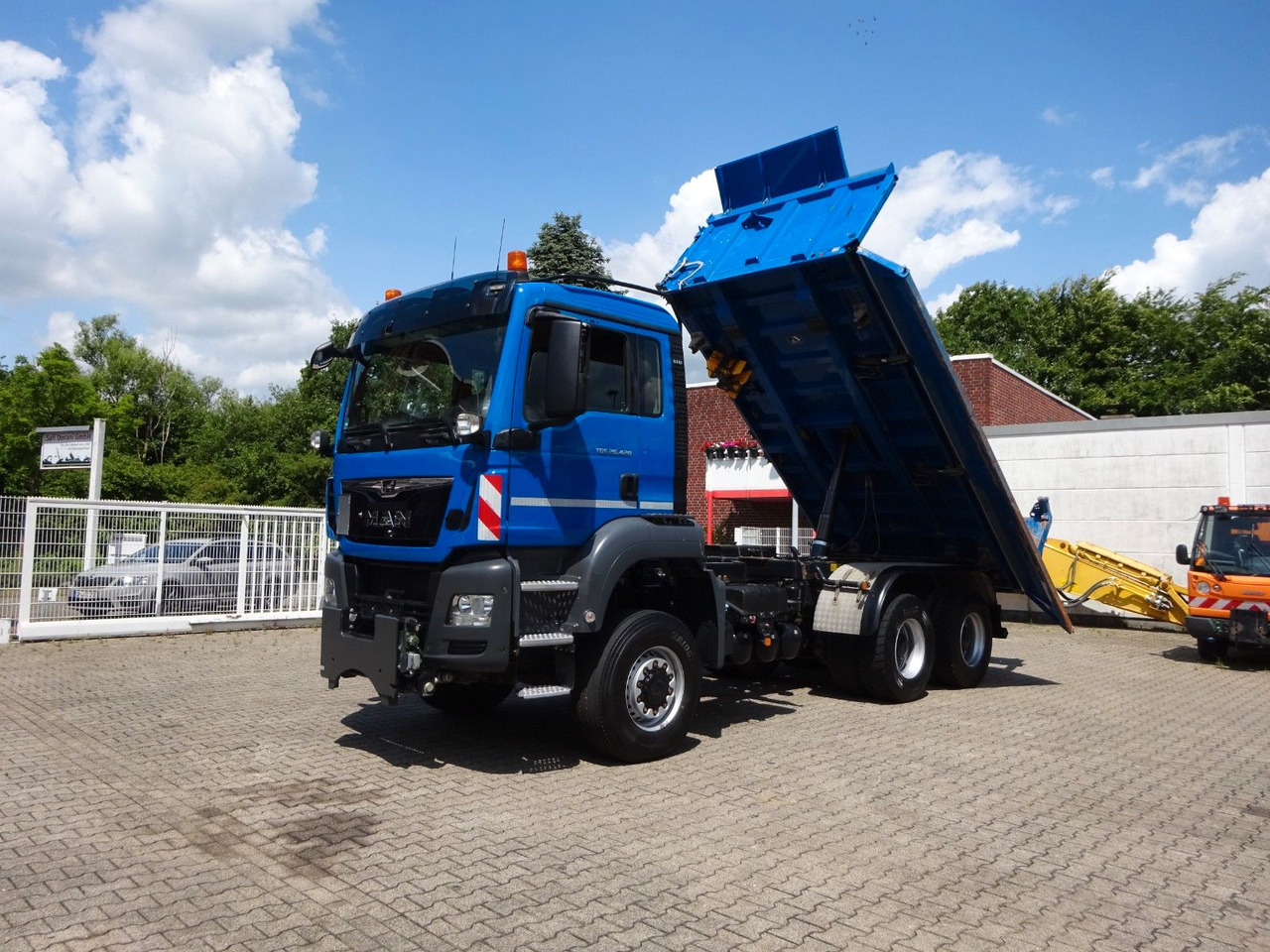 MAN 26.420 TGS MEILER 3Skipper + Bordmatik 6x6 - Tipper, Crane truck: picture 1 MAN 26.420 TGS MEILER 3Skipper + Bordmatik 6x6 - Tipper, Crane truck: picture 1