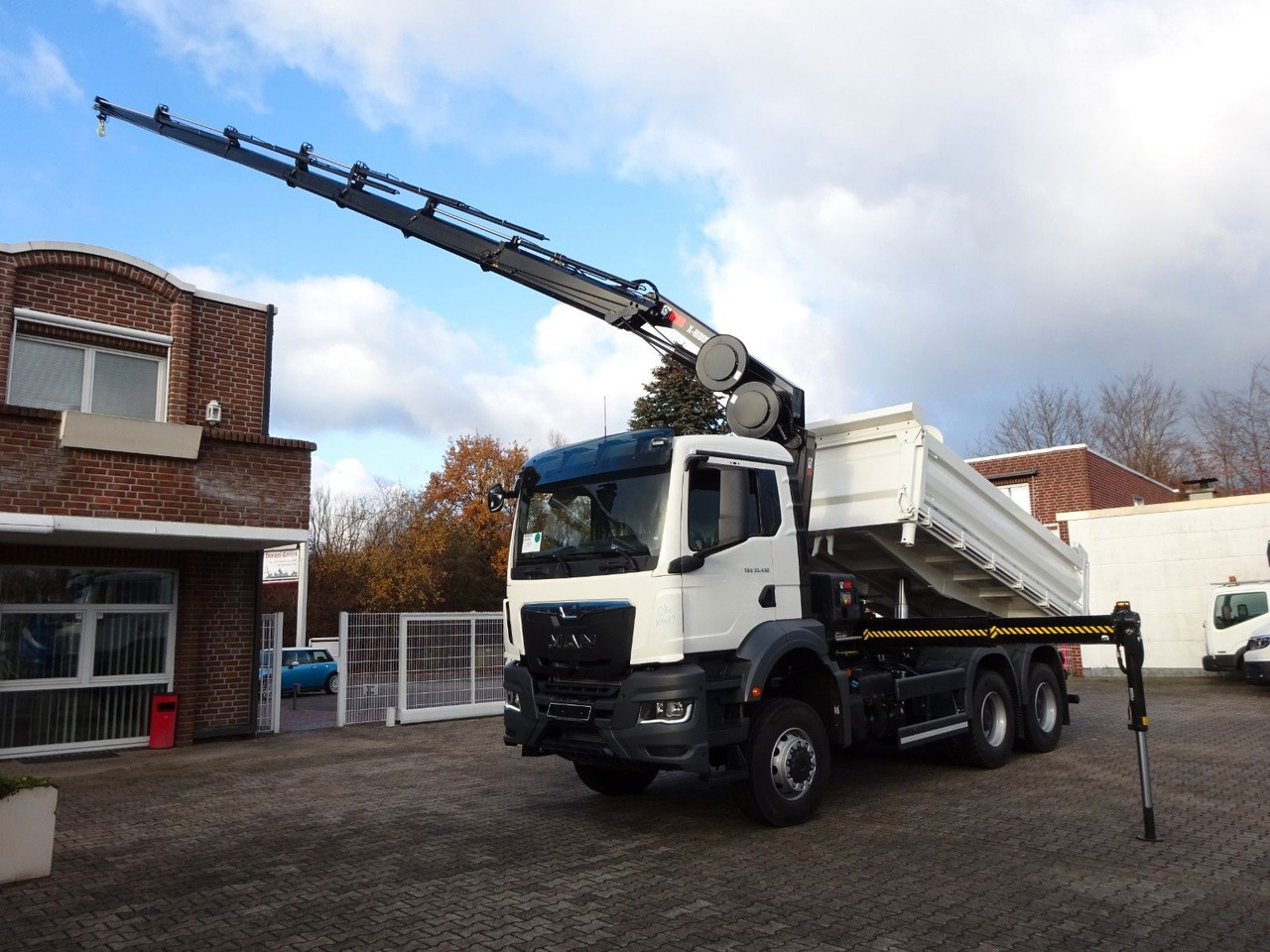 MAN 33.430 6x6 3-SEITENKIPPER KRAN HIAB 228- 6HYDRO - Tipper, Crane truck: picture 3 MAN 33.430 6x6 3-SEITENKIPPER KRAN HIAB 228- 6HYDRO - Tipper, Crane truck: picture 3