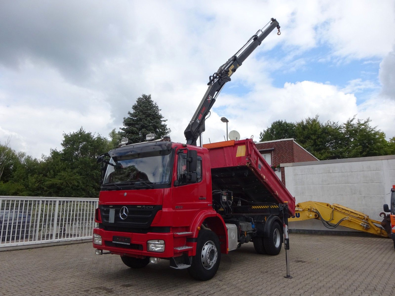 Mercedes-Benz 1833 Axor Meiller 3Skipper +HIAB 111 HIDUO +Funk - Tipper, Crane truck: picture 3 Mercedes-Benz 1833 Axor Meiller 3Skipper +HIAB 111 HIDUO +Funk - Tipper, Crane truck: picture 3