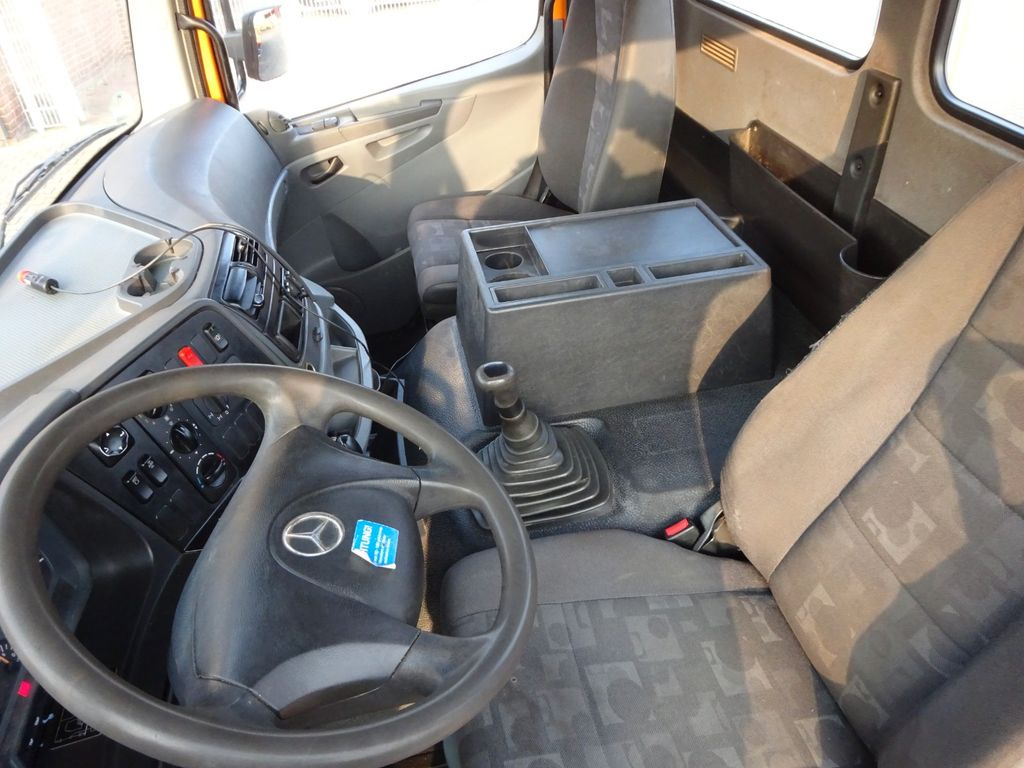 Interior photo 2: Skip loader truck Mercedes-Benz 2633 Axor MEILLER Absetzkipper 6x4 Mercedes-Benz 2633 Axor MEILLER Absetzkipper 6x4