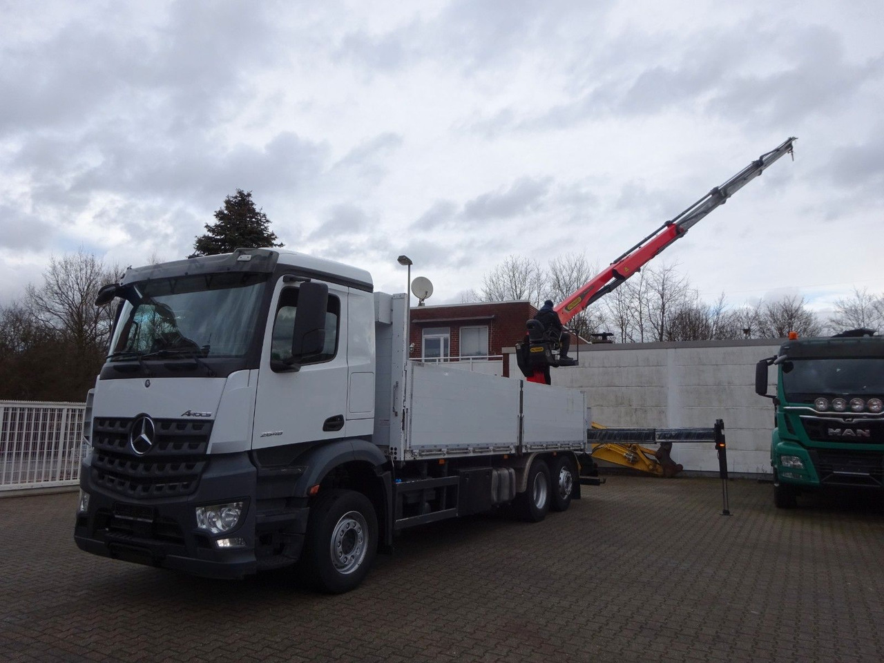 Mercedes-Benz 2648 Baustoffpritsche + PK 23001 TEC3 Kran Mercedes-Benz 2648 Baustoffpritsche + PK 23001 TEC3 Kran - Crane truck, Dropside/ Flatbed truck: picture 3 Mercedes-Benz 2648 Baustoffpritsche + PK 23001 TEC3 Kran Mercedes-Benz 2648 Baustoffpritsche + PK 23001 TEC3 Kran - Crane truck, Dropside/ Flatbed truck: picture 3