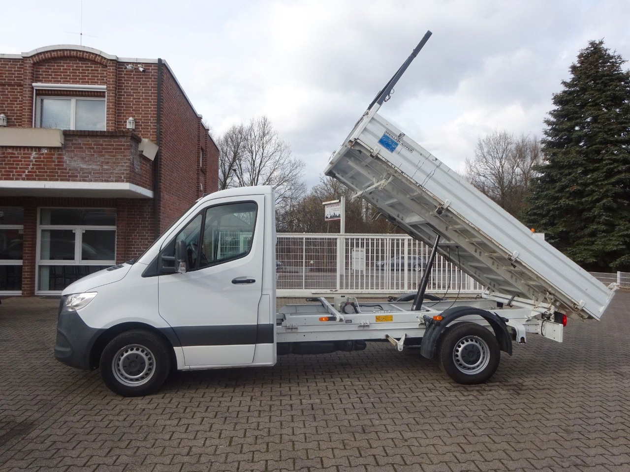 Mercedes-Benz 314 CDI Sprinter MEILLER 3Skipper 4x2 - Tipper van: picture 1 Mercedes-Benz 314 CDI Sprinter MEILLER 3Skipper 4x2 - Tipper van: picture 1
