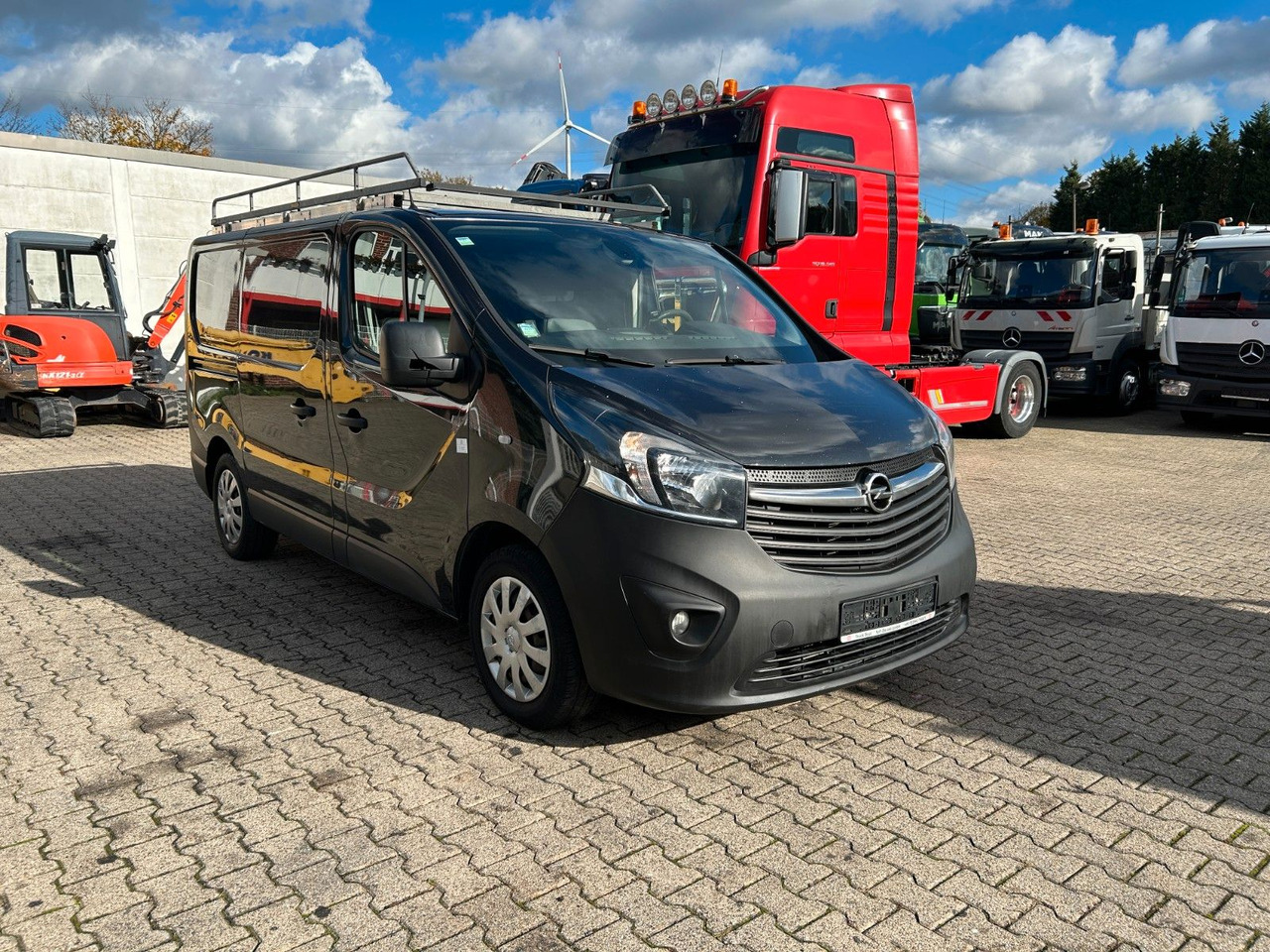 Opel Vivaro CDTI Kastenwagen 4x2 - Small van: picture 1 Opel Vivaro CDTI Kastenwagen 4x2 - Small van: picture 1