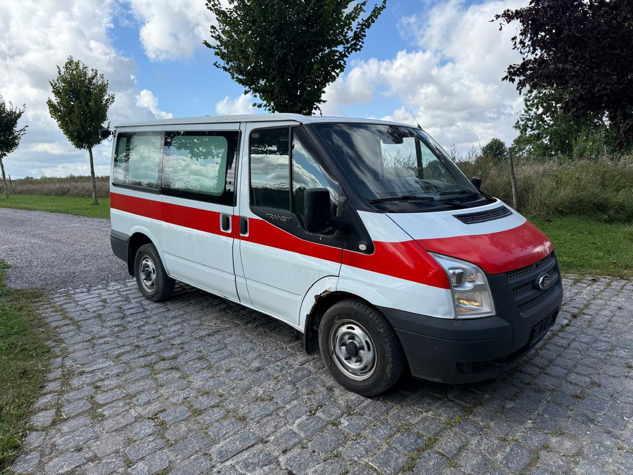 Ford Transit Kombi FT 300 K - Passenger van: picture 1 Ford Transit Kombi FT 300 K - Passenger van: picture 1