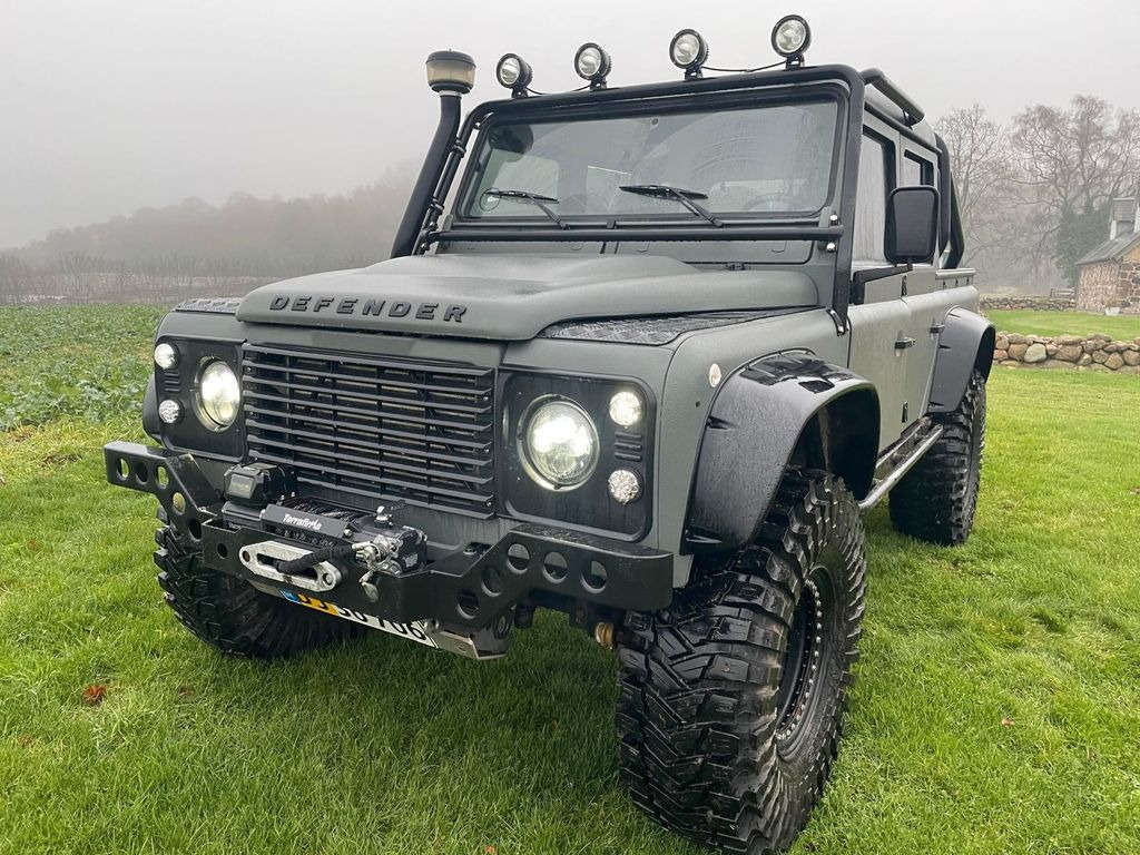 Land Rover Defender 110 2.5 - SUV: picture 1 Land Rover Defender 110 2.5 - SUV: picture 1