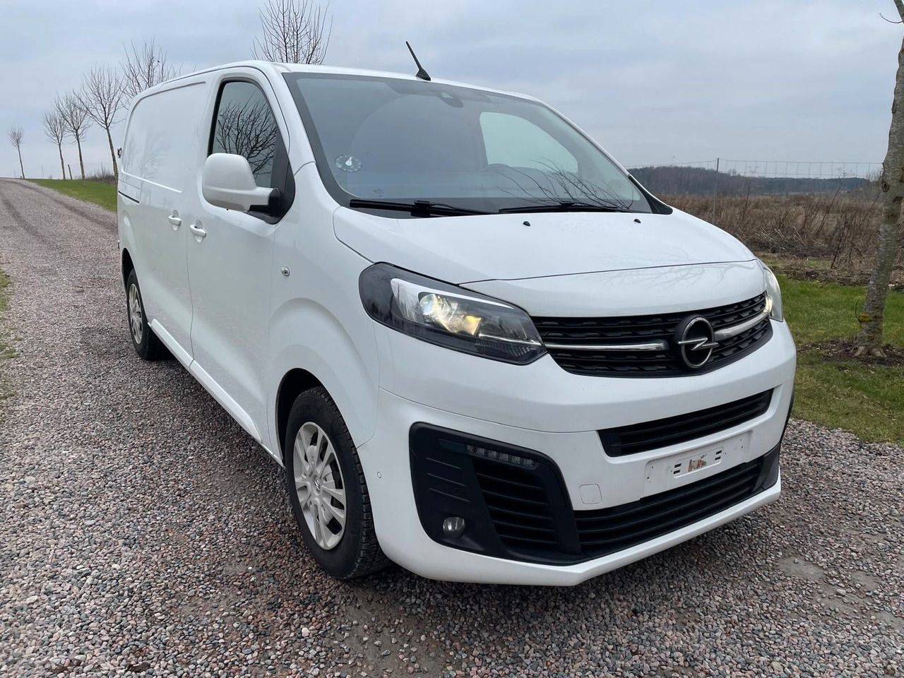 Opel Vivaro Kasten Edition M L2 2.0 Opel Vivaro 2.0 CDTI Edition M L2 *9400€ netto - Small van: picture 1 Opel Vivaro Kasten Edition M L2 2.0 Opel Vivaro 2.0 CDTI Edition M L2 *9400€ netto - Small van: picture 1
