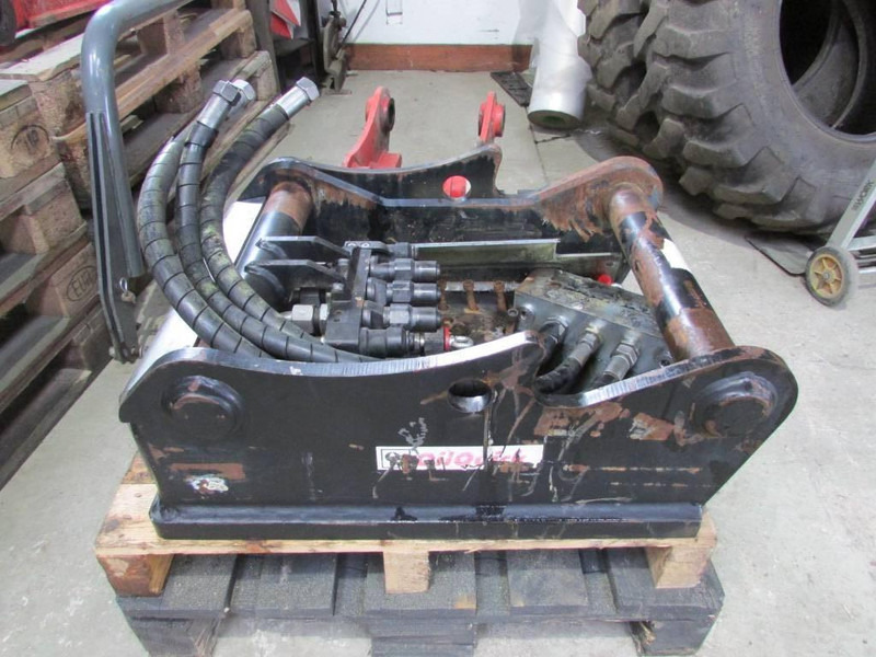 OilQuick OQ 65 Adapterplatte 2.900 EUR - Attachment for Construction machinery: picture 1 OilQuick OQ 65 Adapterplatte 2.900 EUR - Attachment for Construction machinery: picture 1