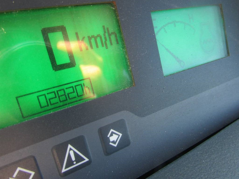 Leasing of Komatsu WA 100 M-7 Radlader 31.000 EUR Komatsu WA 100 M-7 Radlader 31.000 EUR: picture 10 Leasing of Komatsu WA 100 M-7 Radlader 31.000 EUR Komatsu WA 100 M-7 Radlader 31.000 EUR: picture 10