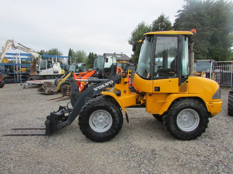 Volvo L 35 B-Z Radlader 16.000 EUR - Wheel loader: picture 1 Volvo L 35 B-Z Radlader 16.000 EUR - Wheel loader: picture 1