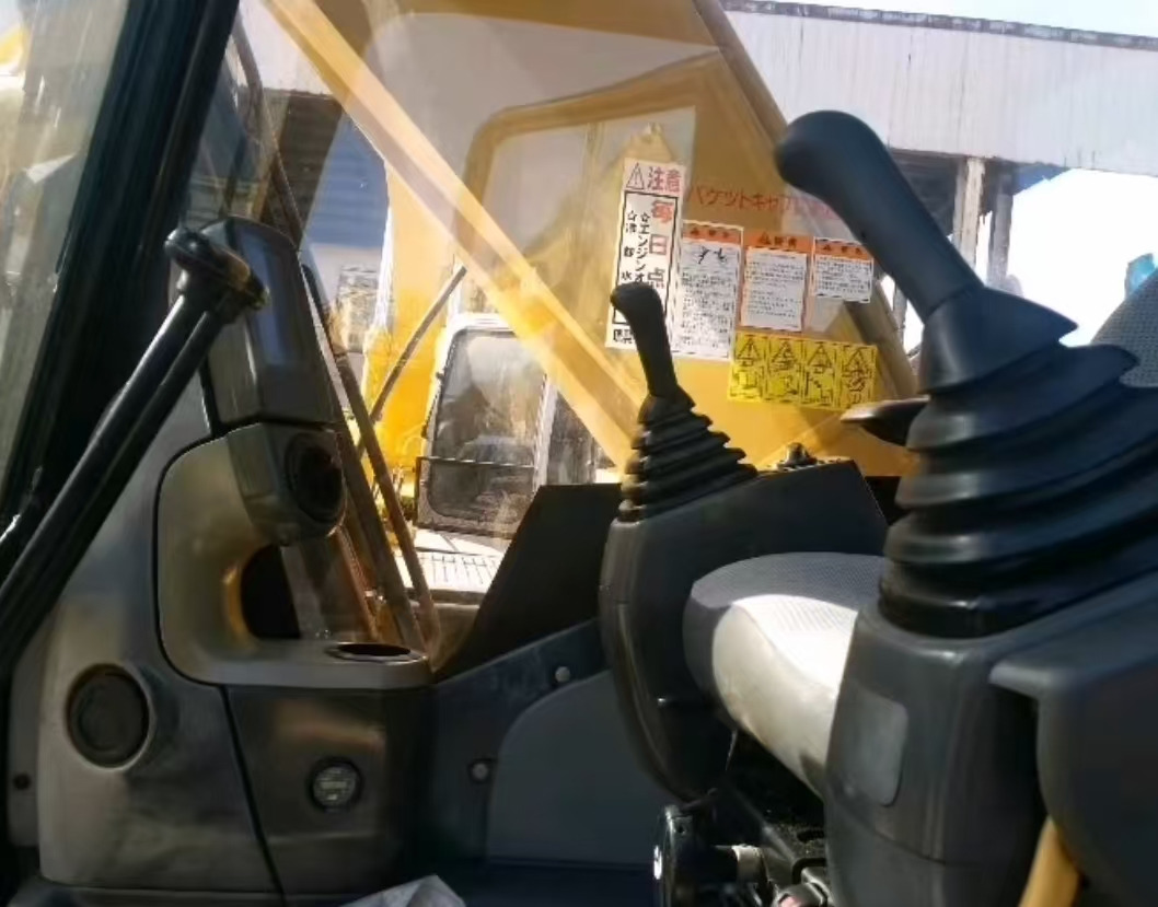 CATERPILLAR 325 D - Crawler excavator: picture 5 CATERPILLAR 325 D - Crawler excavator: picture 5