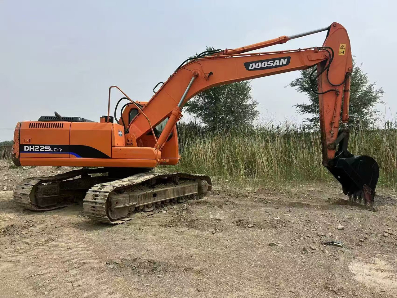 DOOSAN DH225LC-7 - Crawler excavator: picture 1 DOOSAN DH225LC-7 - Crawler excavator: picture 1