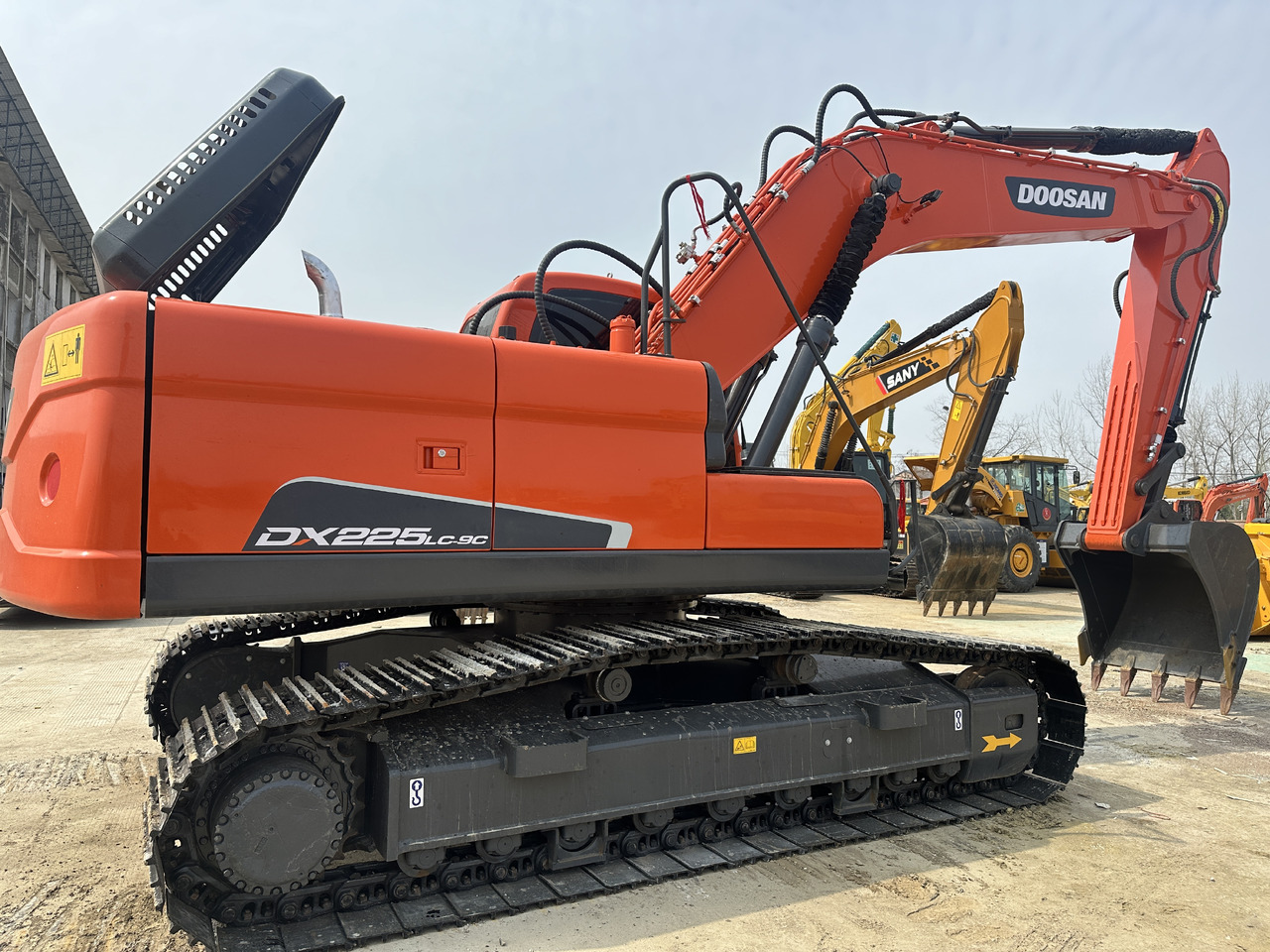 DOOSAN DX225LC-9C - Crawler excavator: picture 1 DOOSAN DX225LC-9C - Crawler excavator: picture 1