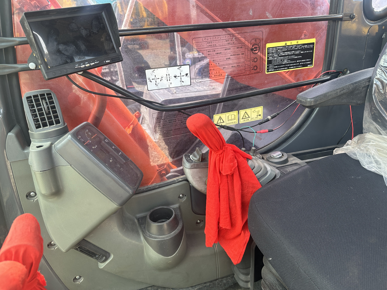 Crawler excavator HITACHI ZX350H: picture 10