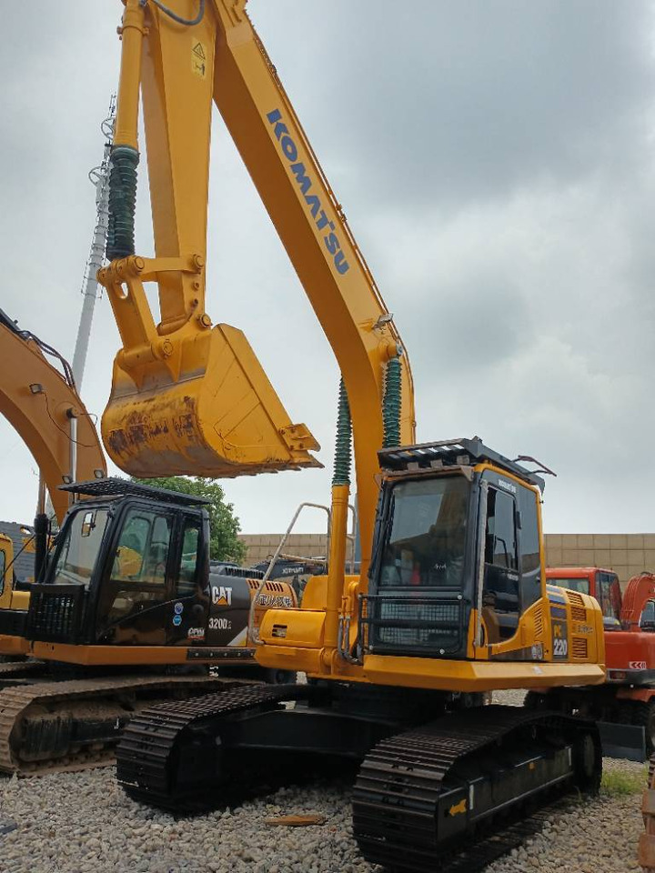 KOMATSU PC 220-8 - Crawler excavator: picture 2 KOMATSU PC 220-8 - Crawler excavator: picture 2