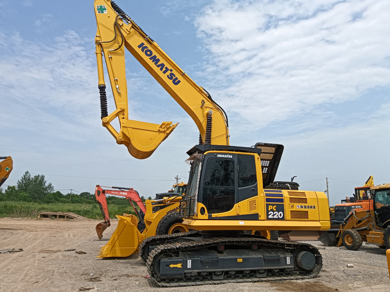 KOMATSU PC200-8 - Crawler excavator: picture 1 KOMATSU PC200-8 - Crawler excavator: picture 1