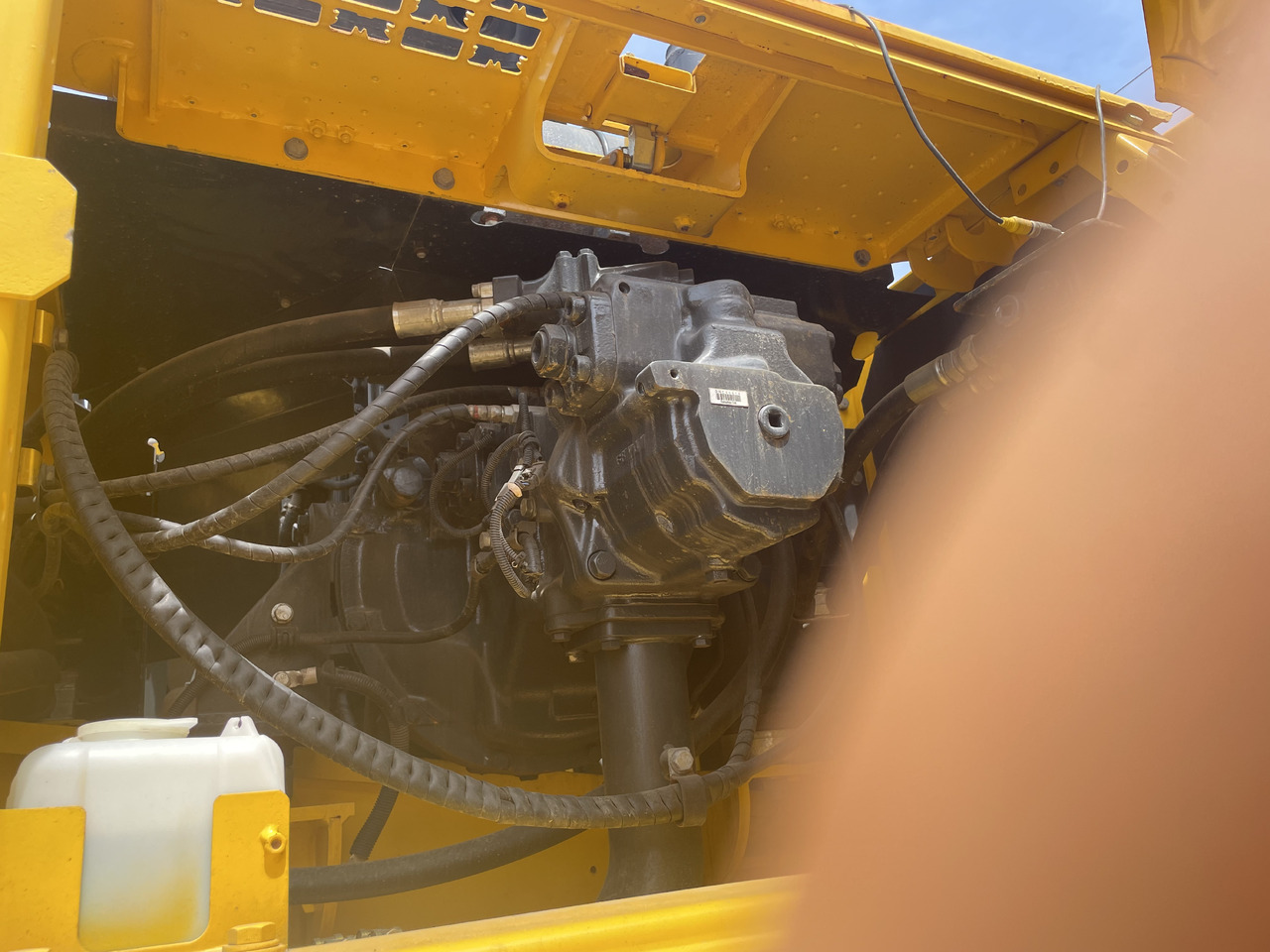 KOMATSU PC350-8 - Crawler excavator: picture 4 KOMATSU PC350-8 - Crawler excavator: picture 4