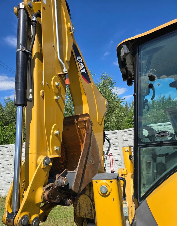 Backhoe loader Caterpillar: picture 11
