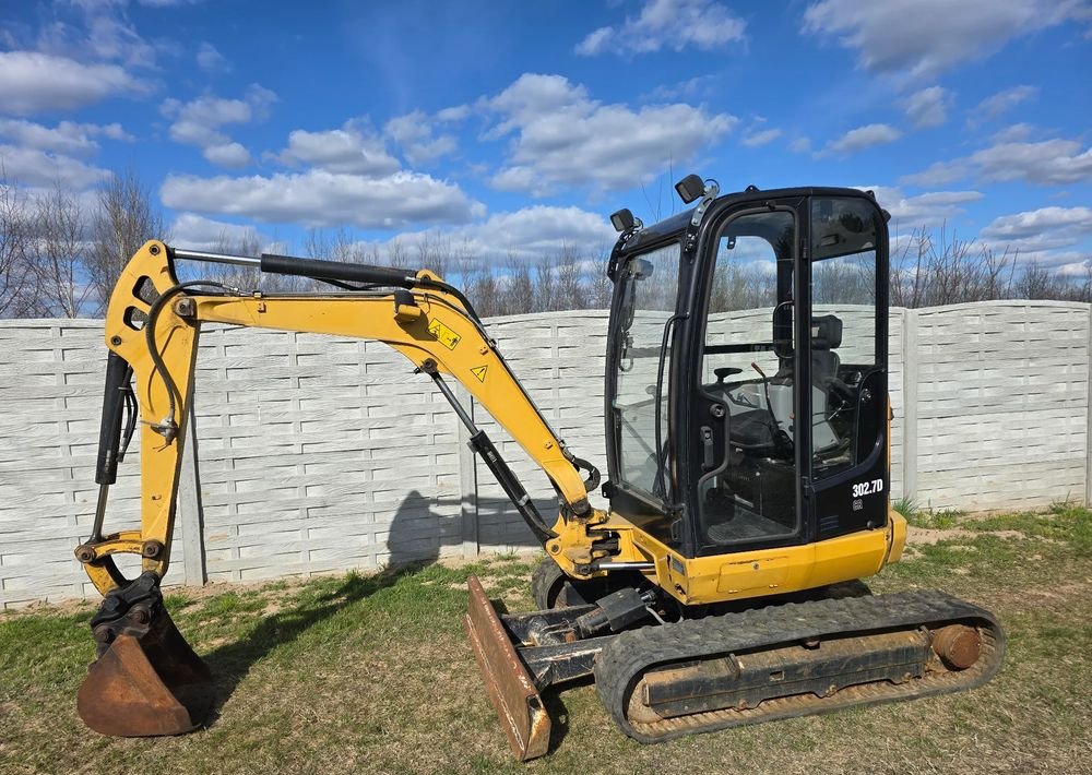 Caterpillar - Mini excavator: picture 3 Caterpillar - Mini excavator: picture 3