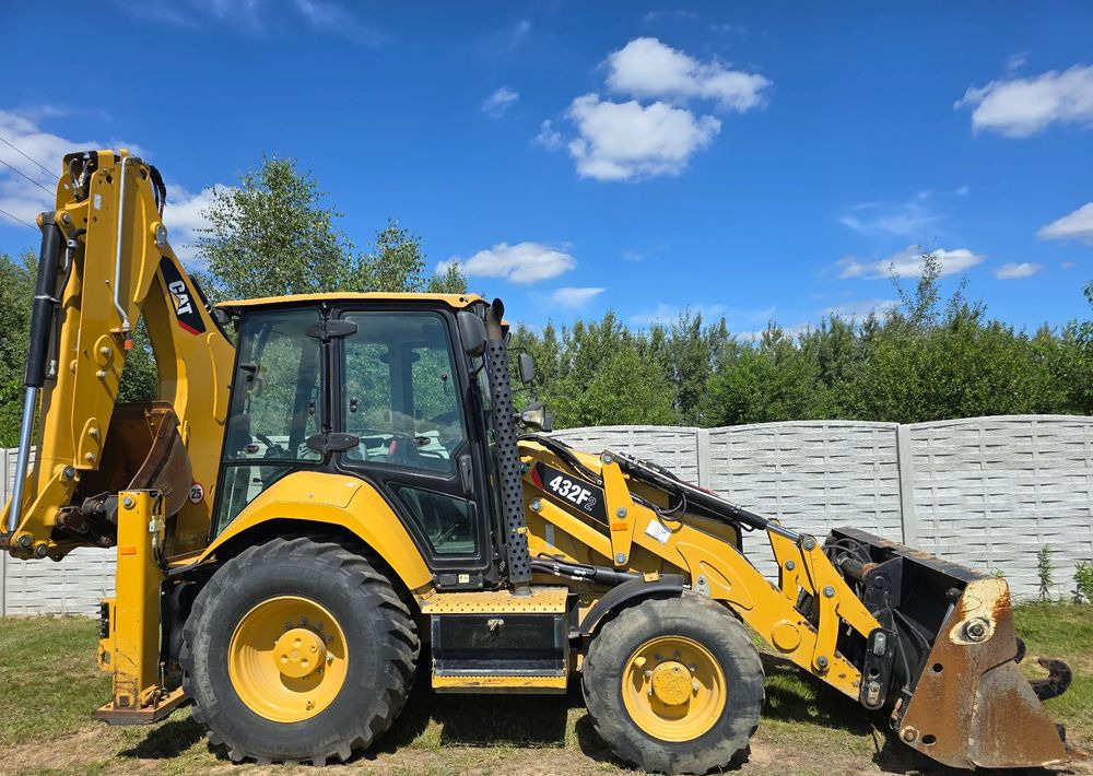 Backhoe loader Caterpillar: picture 9