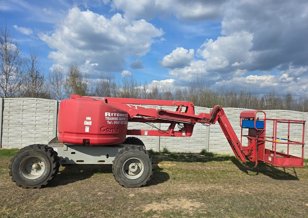 Genie - Articulated boom: picture 1 Genie - Articulated boom: picture 1