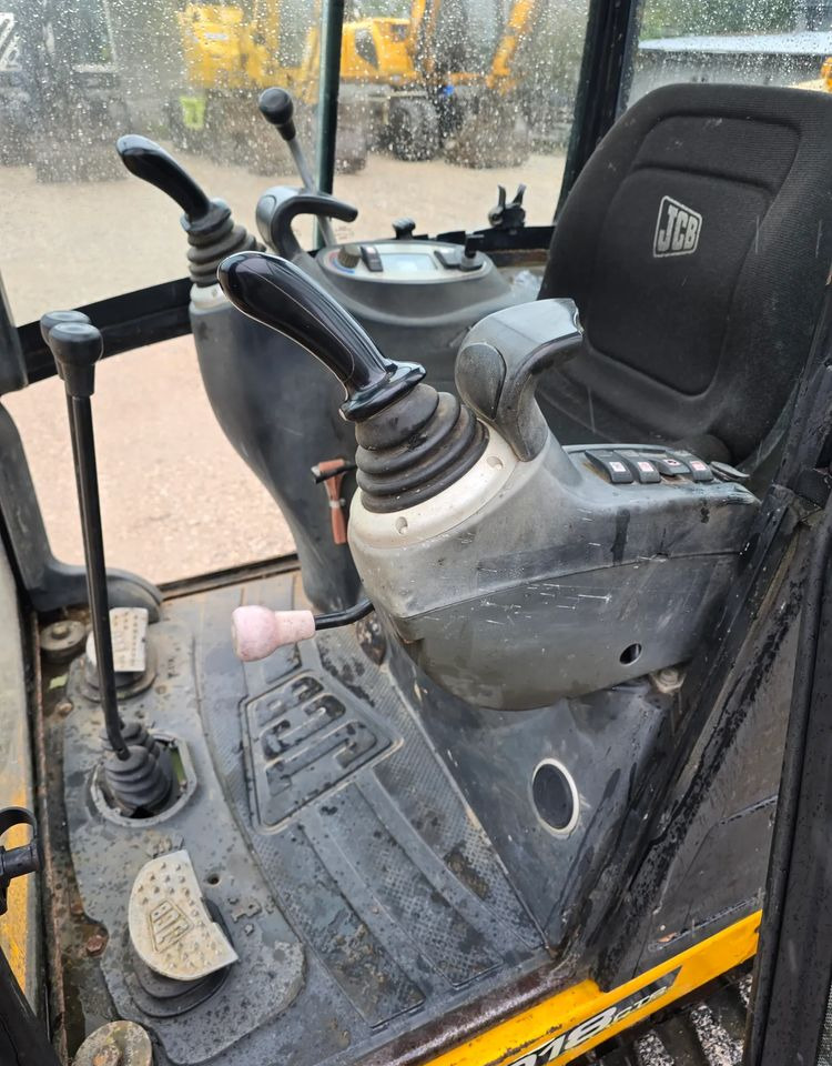 JCB - Mini excavator: picture 3 JCB - Mini excavator: picture 3