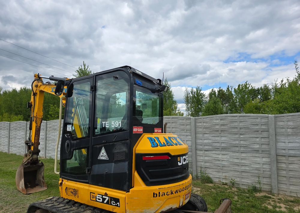 Crawler excavator JCB: picture 8