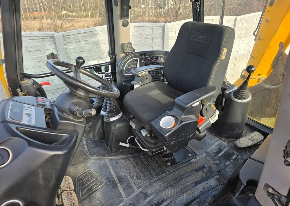JCB - Backhoe loader: picture 3 JCB - Backhoe loader: picture 3