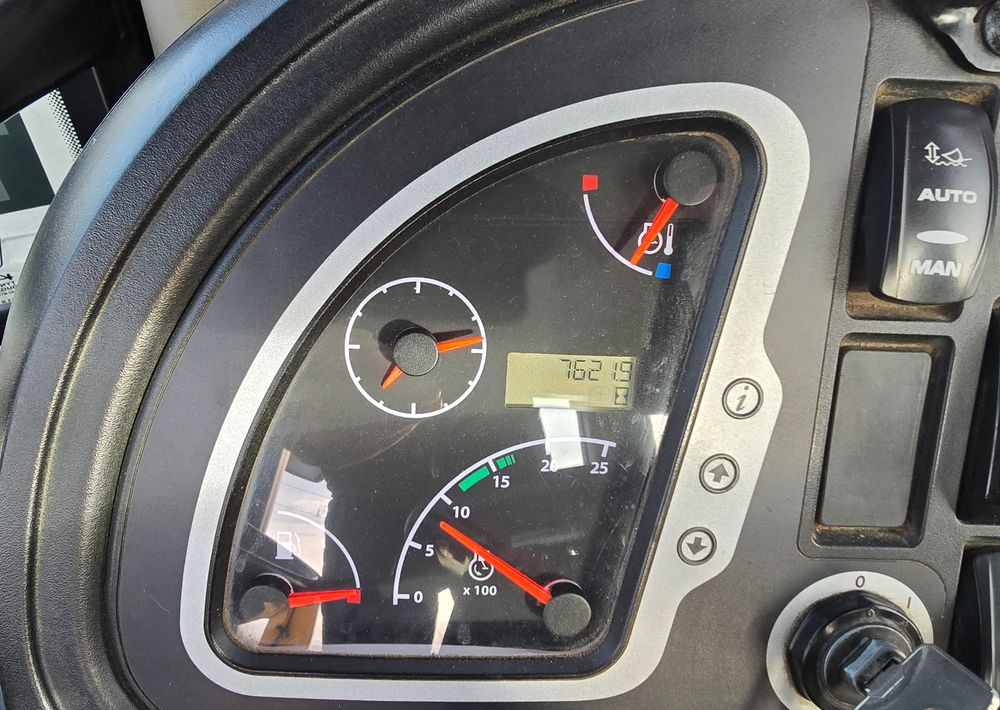 JCB - Backhoe loader: picture 5 JCB - Backhoe loader: picture 5