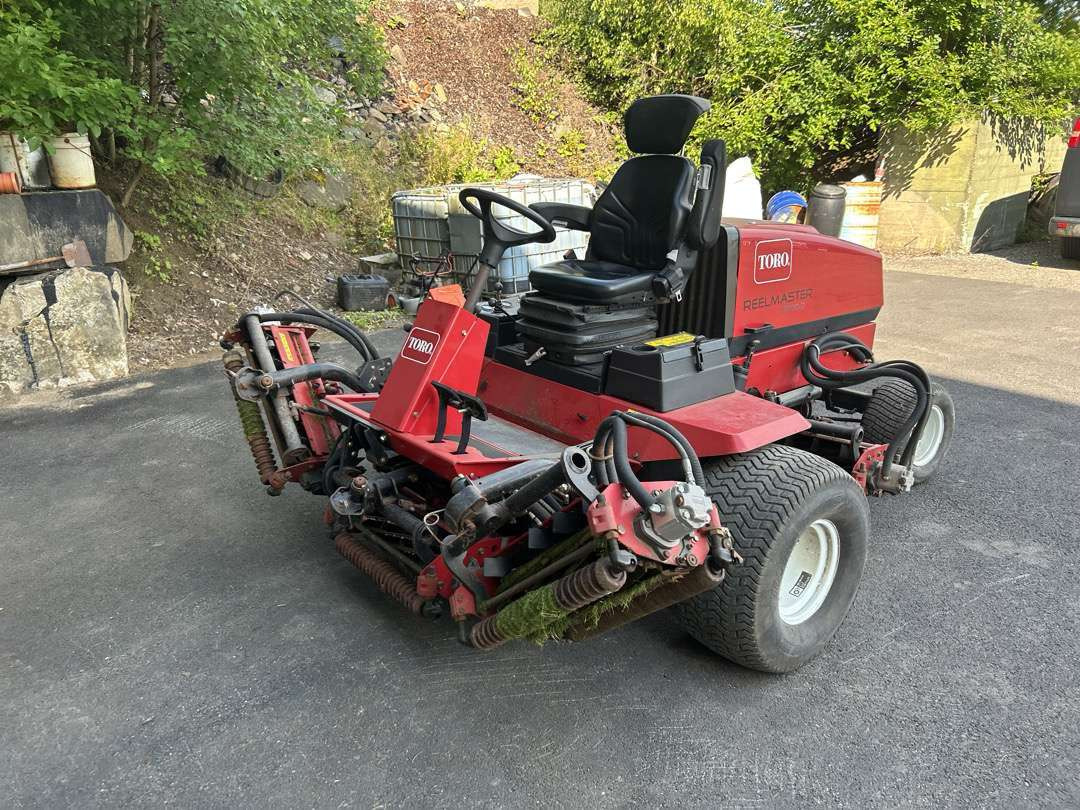 2006 sittegressklipper til golfbane - Garden mower: picture 1 2006 sittegressklipper til golfbane - Garden mower: picture 1