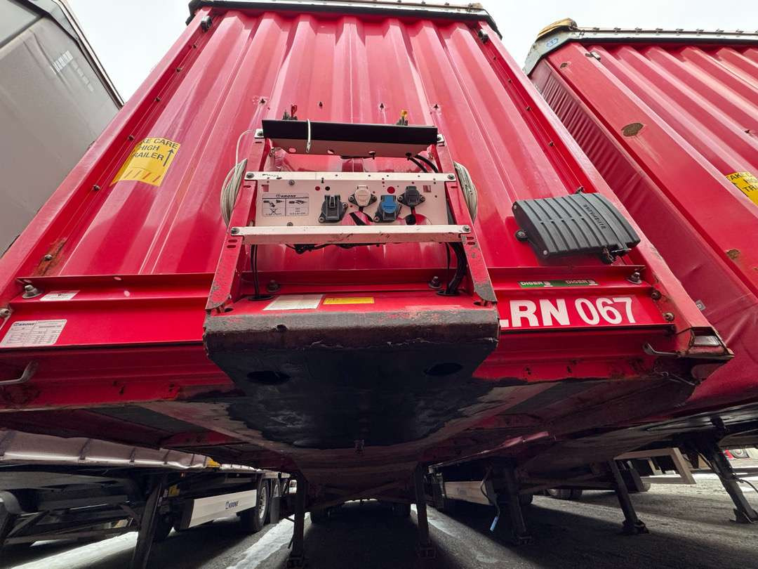 2015 KRONE Profi Liner / MEGA / Curtain / Lifting roof - Curtainsider semi-trailer: picture 4 2015 KRONE Profi Liner / MEGA / Curtain / Lifting roof - Curtainsider semi-trailer: picture 4