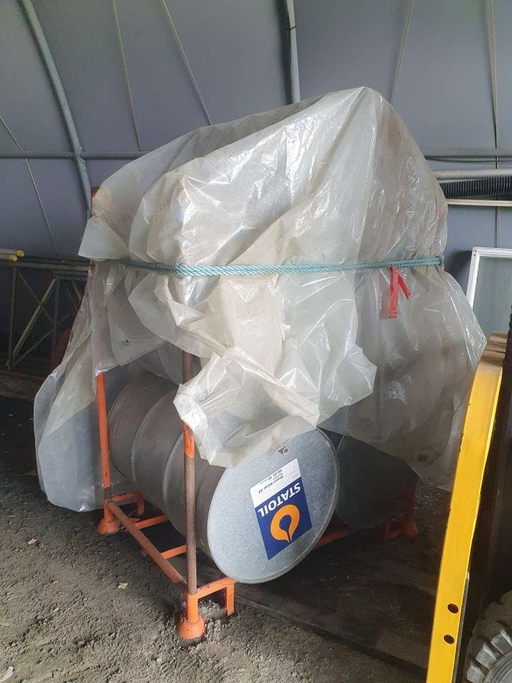 5 stk tank 200l - Tool/ Equipment: picture 4 5 stk tank 200l - Tool/ Equipment: picture 4